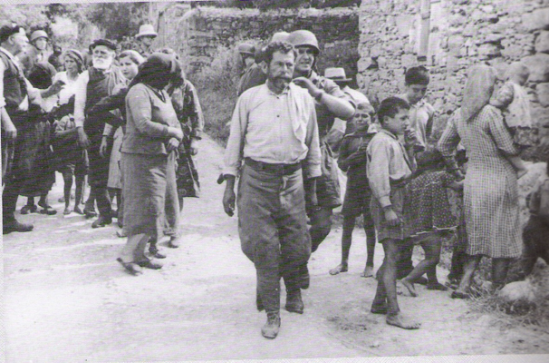 Επιλογή ανδρών για εκτέλεση ως αντίποινα για την συμμετοχή πολιτών κατά τη Μάχη της Κρήτης στο χωρίο Κοντομαρί Χανίων λίγες μέρες μετά (2-6-1941).